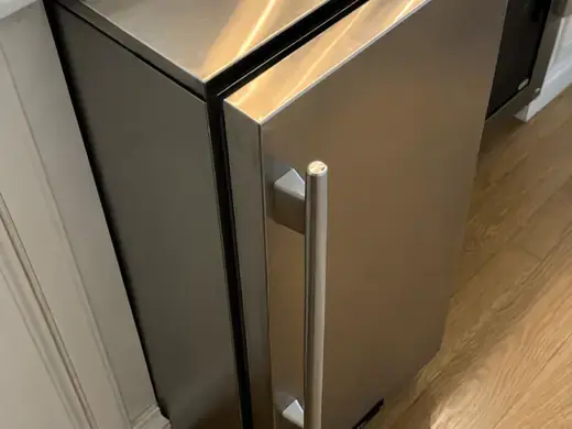 Undercounter stainless ice maker
